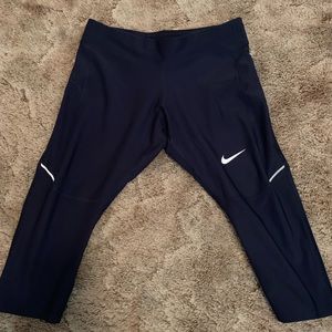 Navy blue nike cropped dry fit leggings